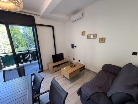 appartement t3/4 meublé d'exception à 50 mètres de la plage