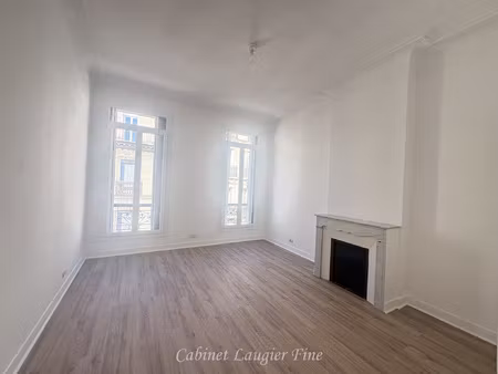 t5 au 20 rue de lodi 13006 marseille..