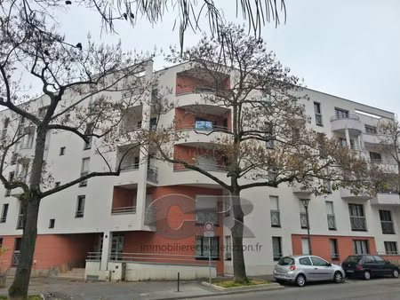 f2 avec parking - secteur place des vosges-hopital central