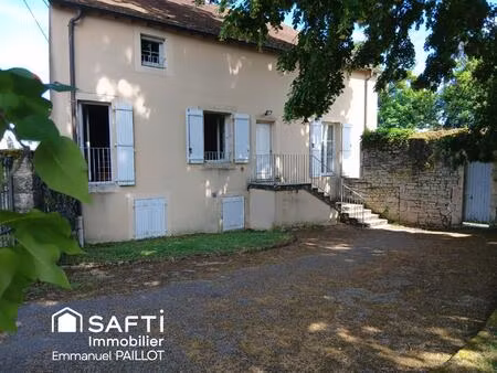 triplex 2 chambres (possibilité 3) . site agréable