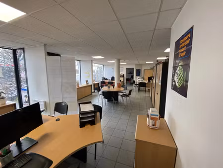 vente commerce 122 m² nantes (44300)