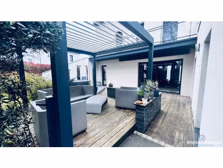 maison contemporaine à changé