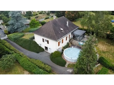 pavillon sur sous sol de 170m²  5 chambres  piscine sur terrain de 2000m² 197 000 €