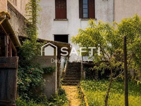 maison ancienne avec jardin à basse-indre