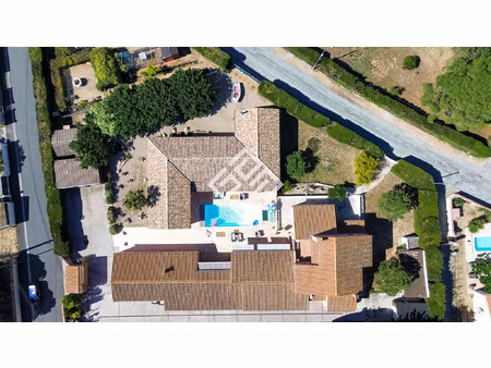propriété familiale exclusive avec deux habitations