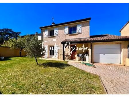 exclusivité – maison familiale lumineuse avec superbe pièce de vie de 53 m2 – miribel