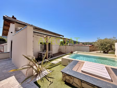 maison individuelle / 3 chambres / terrain de 550m2 / piscin