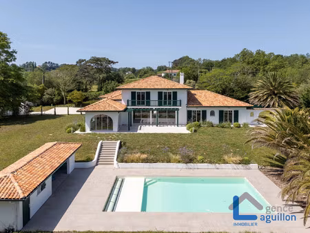 vente maison 9 pièces 325 m² urrugne (64122)