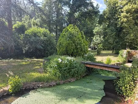 propriété rurale sur 3.9ha  dans un écrin de verdure  bordée par le lathan