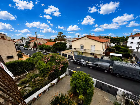 f3 avec garage et cour secteur clos banet