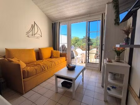 studio cabine avec terrasse au sein d'une résidence de vacances