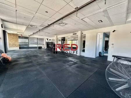 prestigieux bureau de 145 m2 en location - éguilles  france