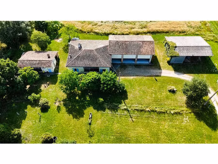ancienne ferme et ses dépendances avec 16ha