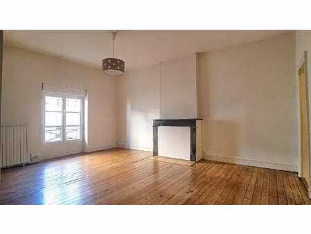 location appartement 3 pièces à angers (49000) : à louer 3 pièces / 67m² angers