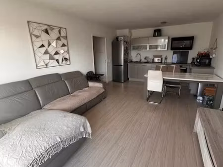 location appartement 3 pièces 60 m² à sartrouville (78500)  1 350 €