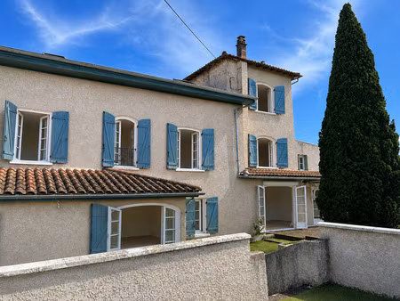 demeure 250 m²