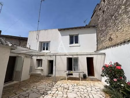 vente maison à fontenay-le-comte (85200) : à vendre / 118m² fontenay-le-comte