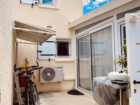 villa t3+ avec courette à 200 mètres de la plage