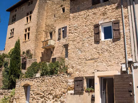 maison de village en pierres divisée en 2 appartements prêts à louer !