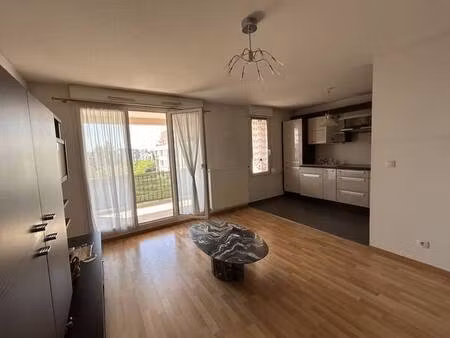 f3 de 60 m2 + une cave + 2 places de parking à pfastatt (68120)