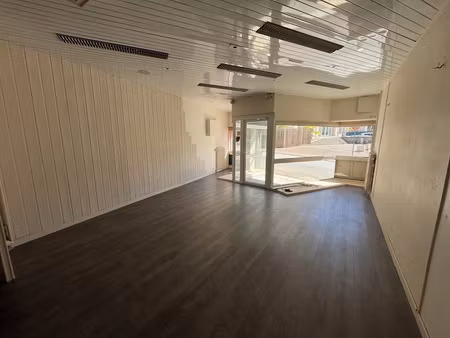 location locaux professionnels 0 pièces 65 m² à la châtaigneraie (85120)  450 €