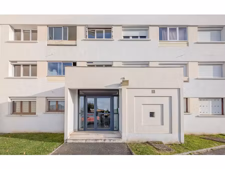 location appartement  61.48 m² t-3 à arpajon-sur-cère  545 €