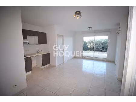 à louer à l'année -canet-en-roussillon t3 avec 2 chambres + suite parentale - parking