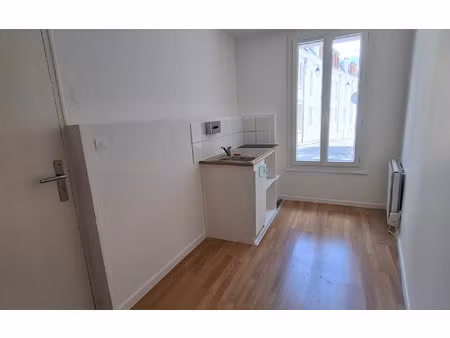 location appartement  m² t-1 à la ferté-sous-jouarre  600 €