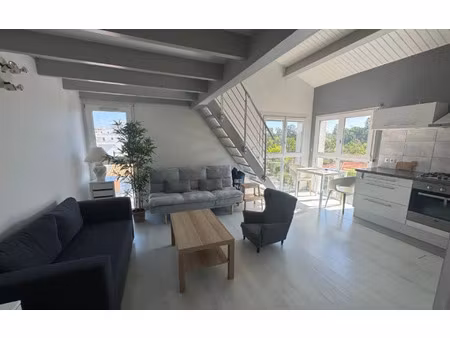 location appartement  m² t-1 à la rochelle  672 €