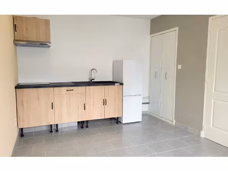 location appartement  m² t-1 à le breuil  390 €