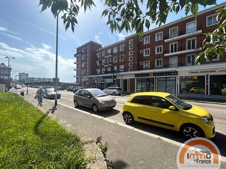 graville proche place - appartement type 3 avec deux balcons et stationnement collectif