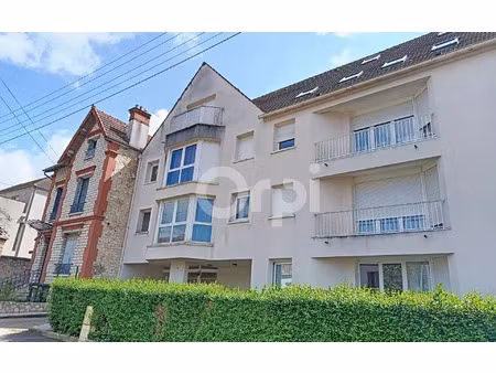 location appartement  m² t-1 à melun  770 €