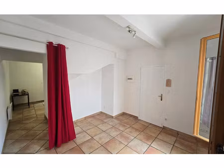 location appartement  m² t-1 à narbonne  490 €