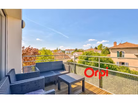 appartement pierre-bénite 61 m² t-3 à vendre  260 000 €