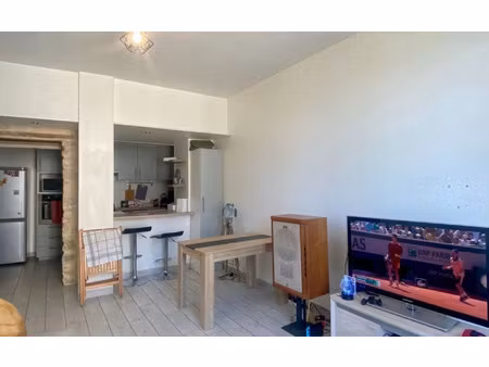 location appartement  m² t-2 à poitiers  926 €