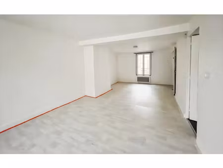 location appartement  m² t-3 à ribérac  551 €