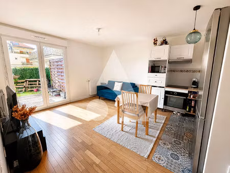 investissement en rez-de-jardin - dpe c - champ guillaume