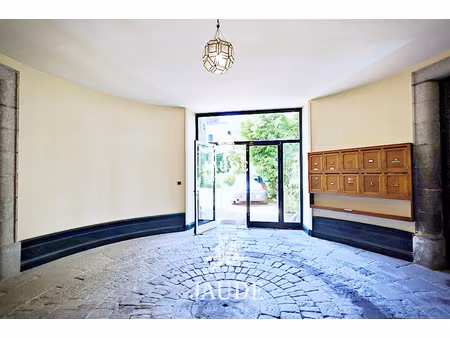rare a vendre appartement 92 m2 immeuble de charme avec par