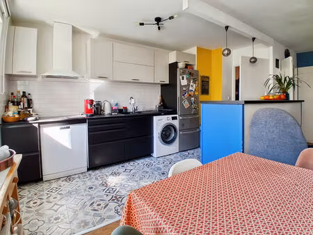 appartement montreuil 3 pièces  69 m2  avec balcon  cave et parking
