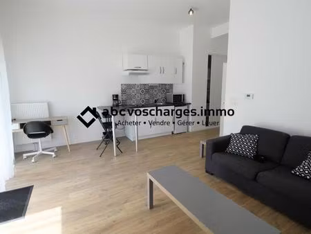 studio récent de 32 m2 avec terrasse et parking