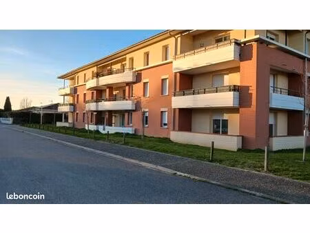 t2 dernier etage (terrasse + parking)