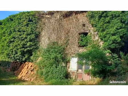 entre lyon et st etienne maison en pierre a rehabiliter sur 724m² de terrain avec pc accor