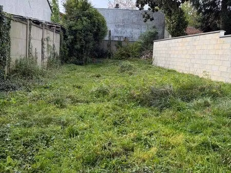 terrain de 332 m² avec dépendance de 40 m² à ormesson sur marne