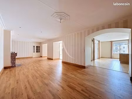appartement 5 pièces 180 m²