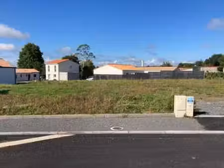 vente terrain à corcoué-sur-logne (44650) : à vendre / corcoué-sur-logne