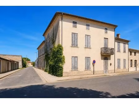 maison de 7 pièces de 234 m² à queyrac