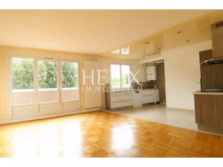 appartement le vesinet 3 pièces 74 m2 avec parking en sous sol et acces rer 1 minute