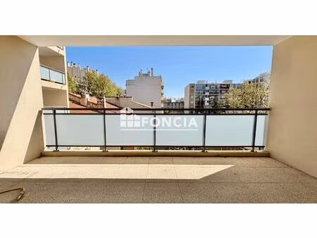appartement t3 de 65 m² avec terrasse de 15 m² et box – résidence récente de standing