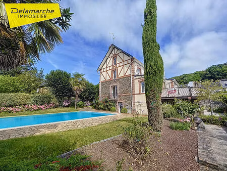 maison bourgeoise de caractère avec piscine à saint-jean-le-thomas (50530)