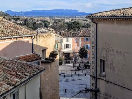 spacieux t4 vue sainte victoire + remise et atelier